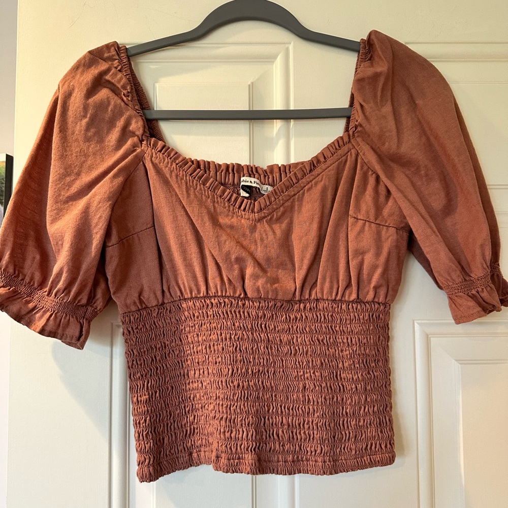 Cute puff sleeve top